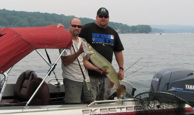 Chuck and Criag with a nice 40 incher Spring 08 Tournament